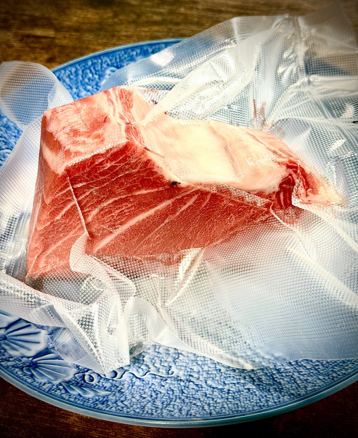 02001大間沖水域冬のクロマグロ大トロ(700gUP)(冷凍真空)